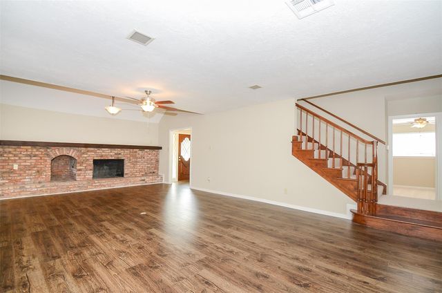 5843 S Braeswood Boulevard, Houston, TX 77096