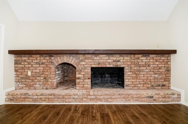 5843 S Braeswood Boulevard, Houston, TX 77096