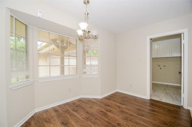 5843 S Braeswood Boulevard, Houston, TX 77096