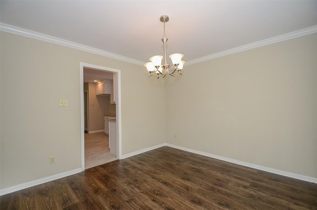 5843 S Braeswood Boulevard, Houston, TX 77096
