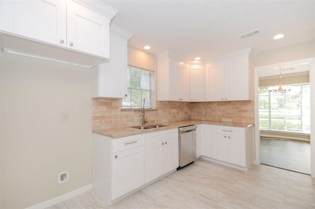 5843 S Braeswood Boulevard, Houston, TX 77096