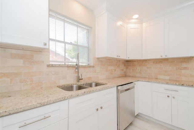 5843 S Braeswood Boulevard, Houston, TX 77096