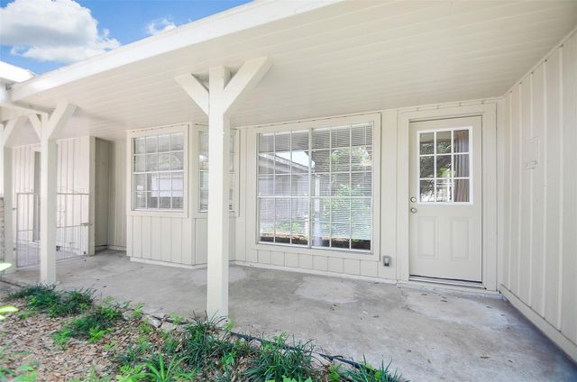 5843 S Braeswood Boulevard, Houston, TX 77096