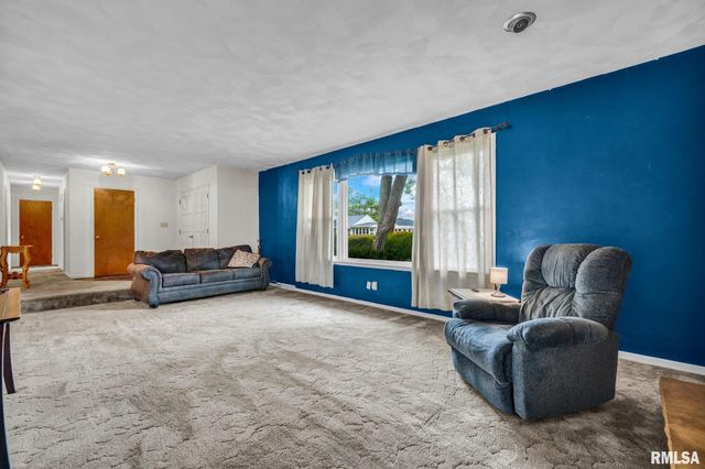 616 W HAWLIETTE Court, Peoria, IL 61614
