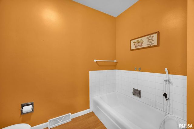616 W HAWLIETTE Court, Peoria, IL 61614