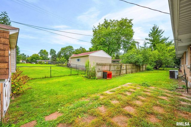 616 W HAWLIETTE Court, Peoria, IL 61614
