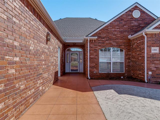 1205 Regency Court, Kingfisher, OK 73750
