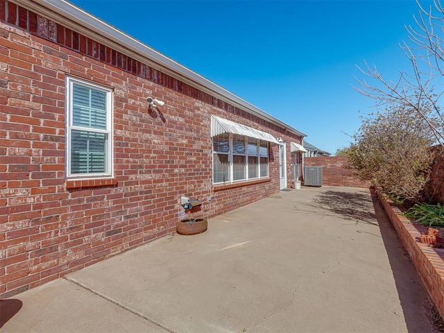 1205 Regency Court, Kingfisher, OK 73750