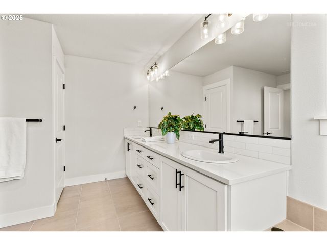 18331 Sw SUGARLOAF Ln, Beaverton, OR 97007
