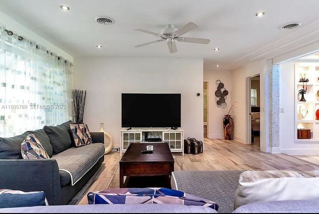 4521 NE 15th Terrace, Oakland Park, FL 33334