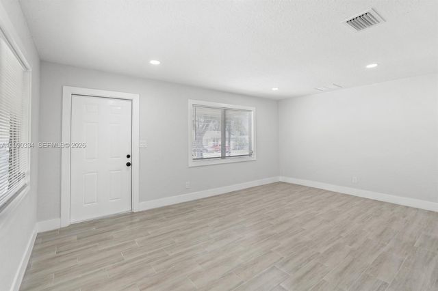 812 32nd St, West Palm Beach, FL 33407