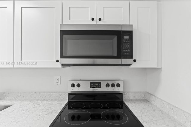 812 32nd St, West Palm Beach, FL 33407