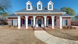 401 Gladstone Way, Dothan, AL 36305