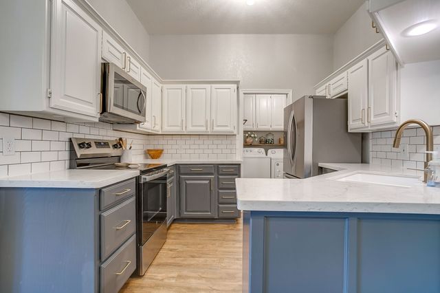 841 Park Meadow Lane, Burleson, TX 76028