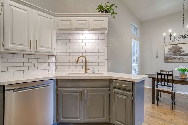 841 Park Meadow Lane, Burleson, TX 76028