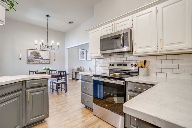 841 Park Meadow Lane, Burleson, TX 76028