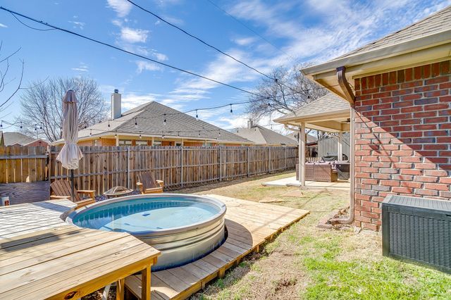 841 Park Meadow Lane, Burleson, TX 76028