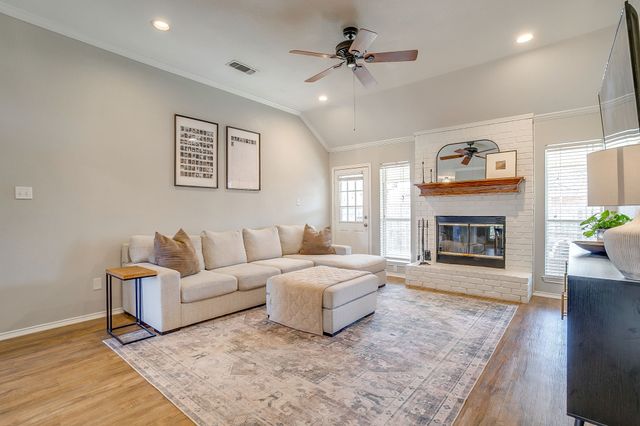 841 Park Meadow Lane, Burleson, TX 76028