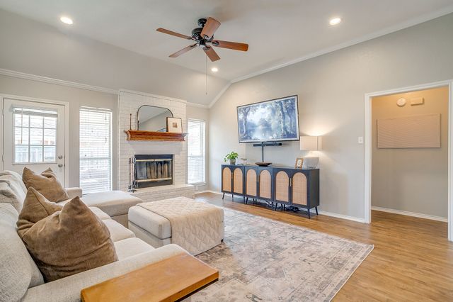 841 Park Meadow Lane, Burleson, TX 76028