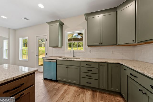 575 Bohannon Road 8, Grantville, GA 30220