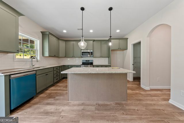 575 Bohannon Road 8, Grantville, GA 30220