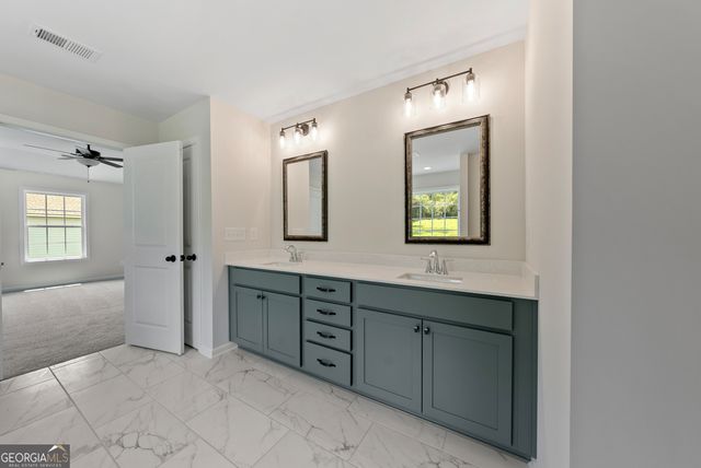 575 Bohannon Road 8, Grantville, GA 30220