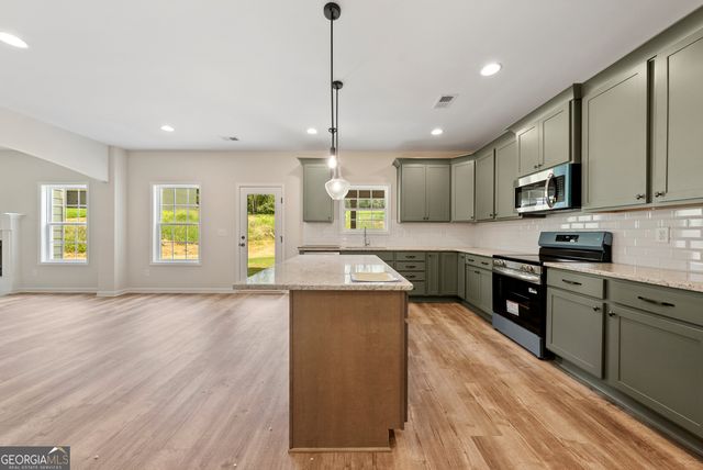 575 Bohannon Road 8, Grantville, GA 30220