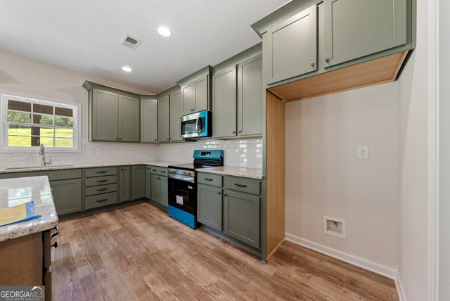 575 Bohannon Road 8, Grantville, GA 30220