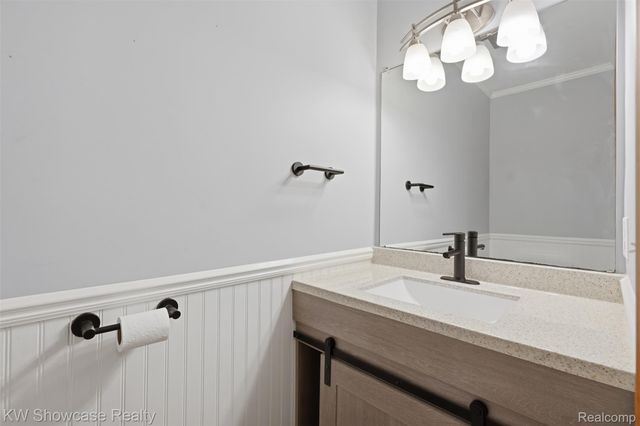 7125 Ridgewood Road, Springfield Charter Township, MI 48346