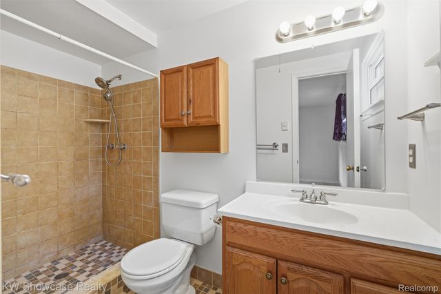 7125 Ridgewood Road, Springfield Charter Township, MI 48346