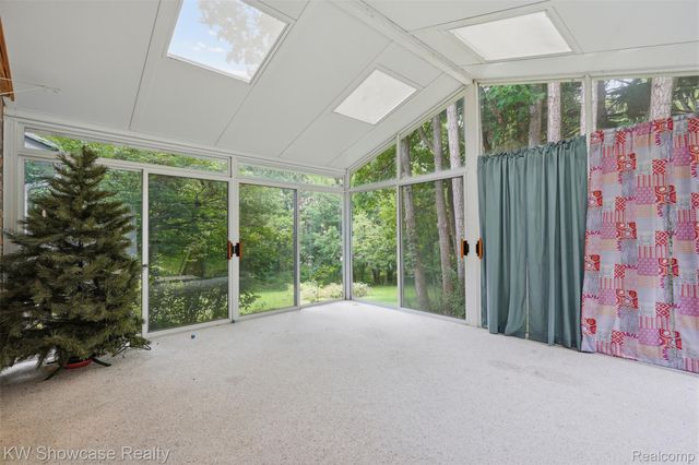 7125 Ridgewood Road, Springfield Charter Township, MI 48346