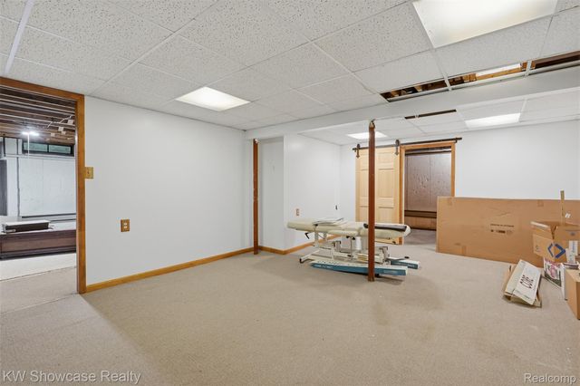 7125 Ridgewood Road, Springfield Charter Township, MI 48346