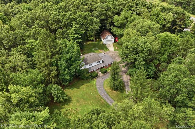 7125 Ridgewood Road, Springfield Charter Township, MI 48346