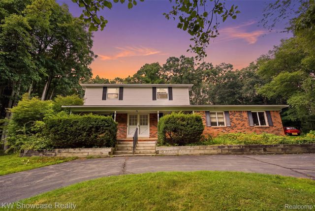 7125 Ridgewood Road, Springfield Charter Township, MI 48346