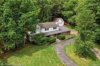 7125 Ridgewood Road, Springfield Charter Township, MI 48346