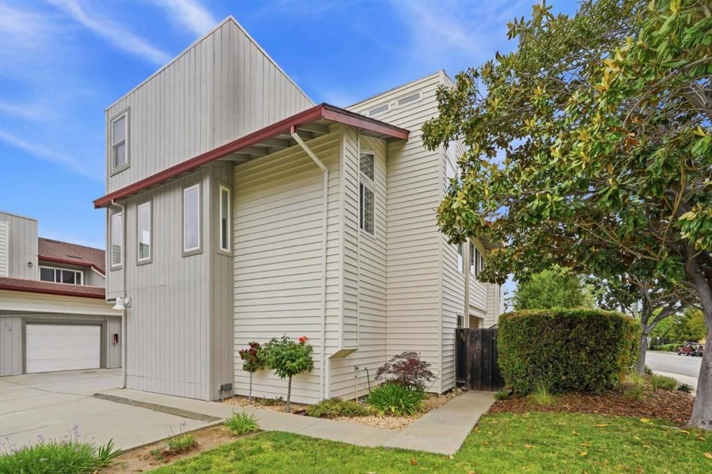 Image 2 of property listing at 702 Winstead Court, Sunnyvale, CA 94087