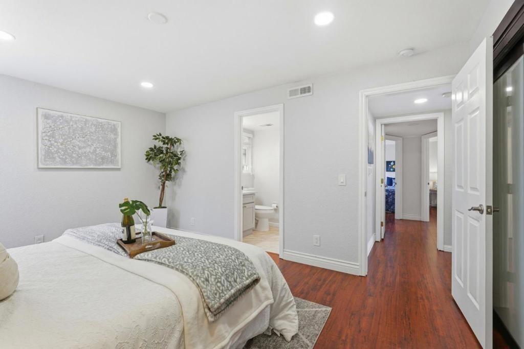 Image 28 of property listing at 702 Winstead Court, Sunnyvale, CA 94087
