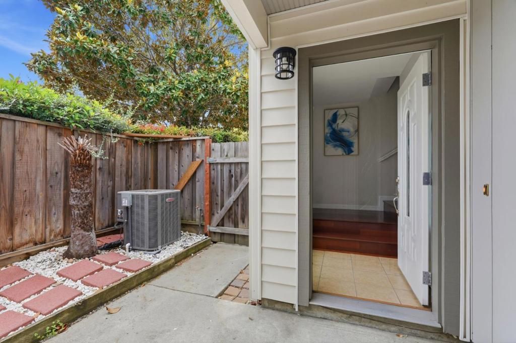 Image 6 of property listing at 702 Winstead Court, Sunnyvale, CA 94087