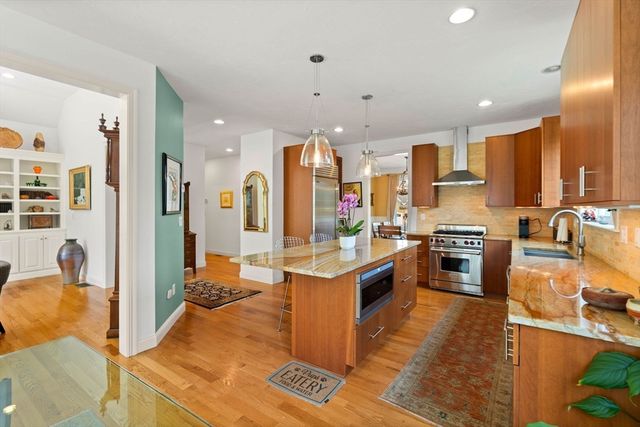 5 Hamilton Cir 5, Shrewsbury, MA 01545