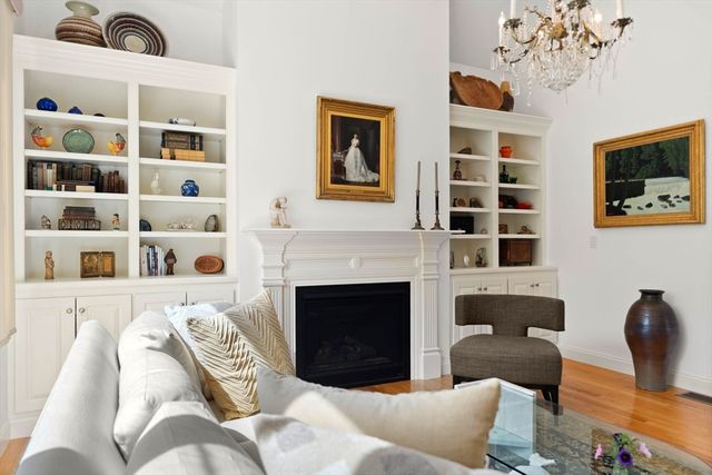 5 Hamilton Cir 5, Shrewsbury, MA 01545