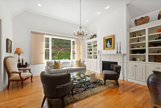 5 Hamilton Cir 5, Shrewsbury, MA 01545