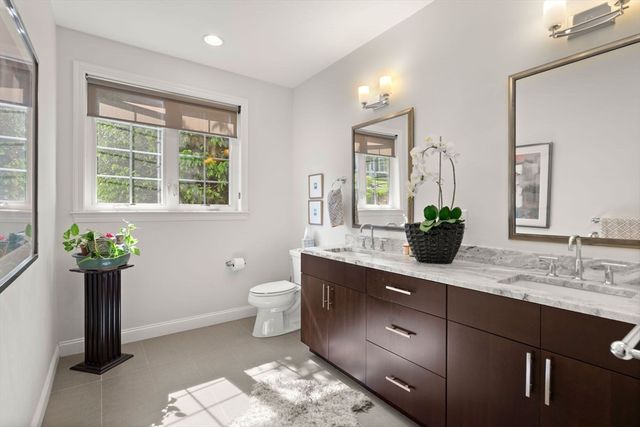 5 Hamilton Cir 5, Shrewsbury, MA 01545