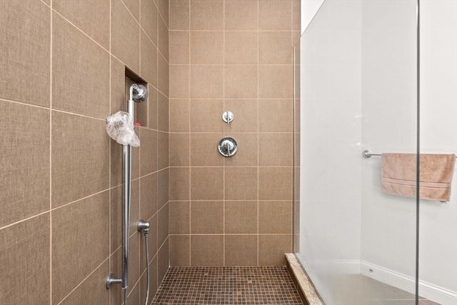 5 Hamilton Cir 5, Shrewsbury, MA 01545