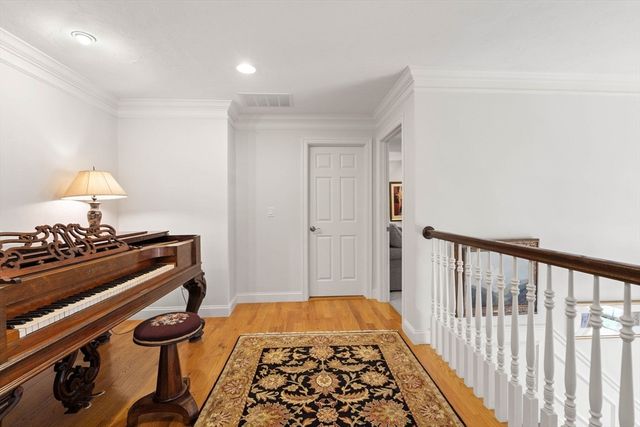 5 Hamilton Cir 5, Shrewsbury, MA 01545