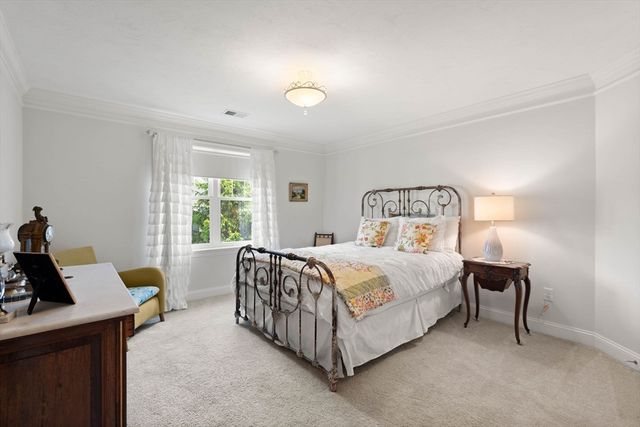 5 Hamilton Cir 5, Shrewsbury, MA 01545