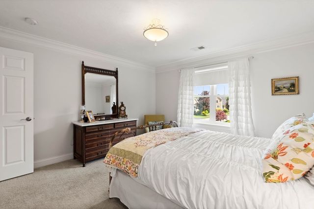 5 Hamilton Cir 5, Shrewsbury, MA 01545