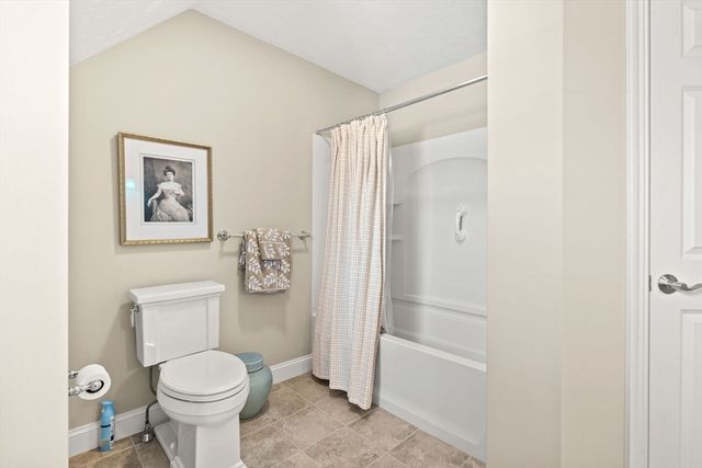 5 Hamilton Cir 5, Shrewsbury, MA 01545