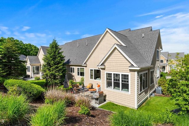 5 Hamilton Cir 5, Shrewsbury, MA 01545