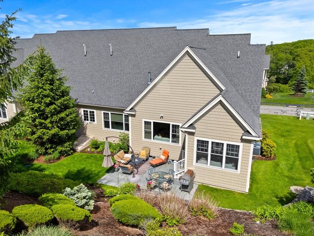 5 Hamilton Cir 5, Shrewsbury, MA 01545