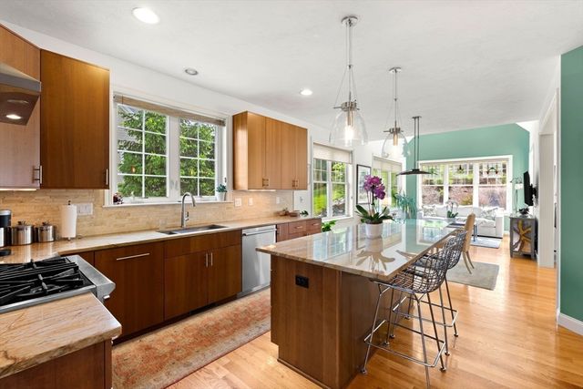 5 Hamilton Cir 5, Shrewsbury, MA 01545